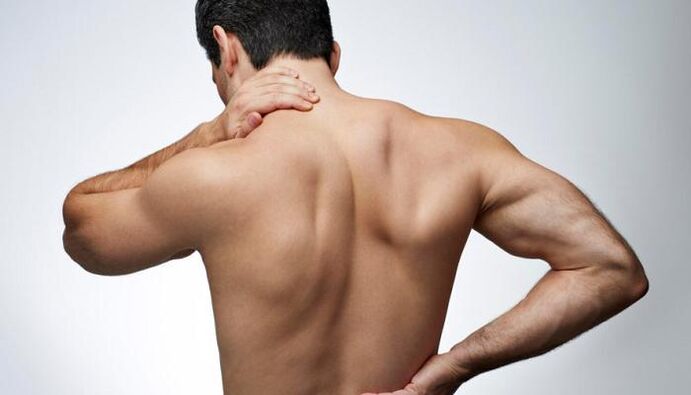 Tarpslankstelinė išvarža pasireiškia nugaros skausmais ir prisideda prie potencijos pablogėjimo